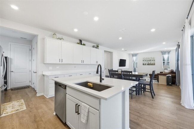 Building Photo - 1123 Sugarwood St