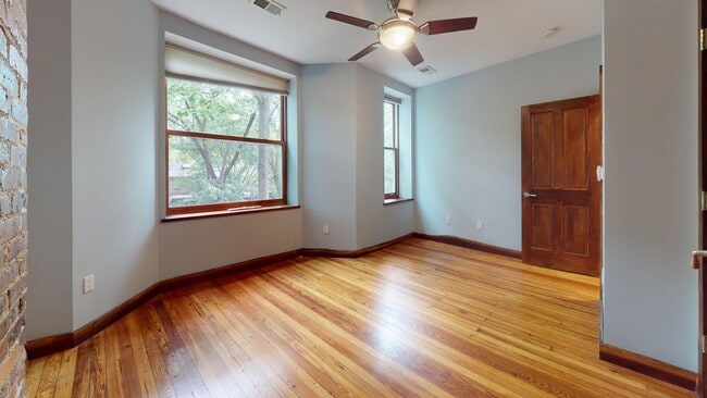 Building Photo - 1834 Ingleside Terrace NW