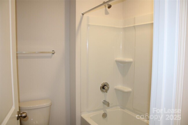 Building Photo - 2295 Mdw Strm Dr