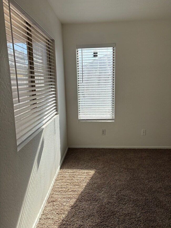 Building Photo - 3 BED HOME IN TORTOSA IN MARICOPA!!