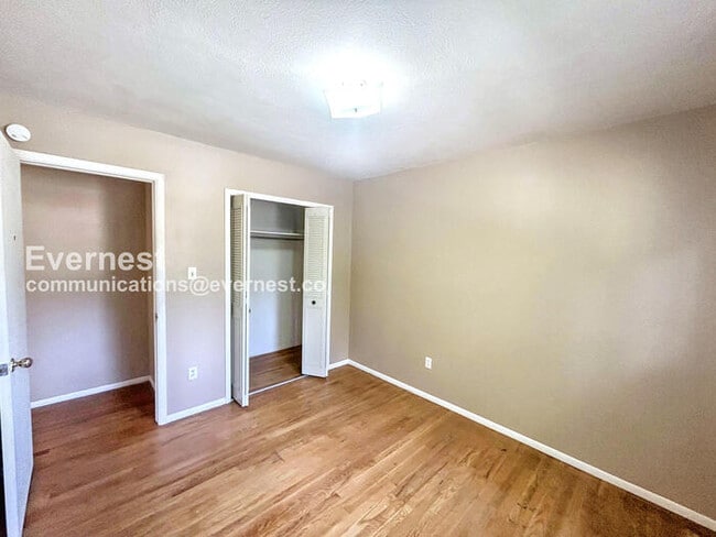 Building Photo - 1409 Laurette Dr