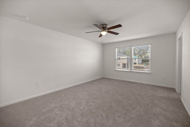 Building Photo - 3529 SE 37th Ct