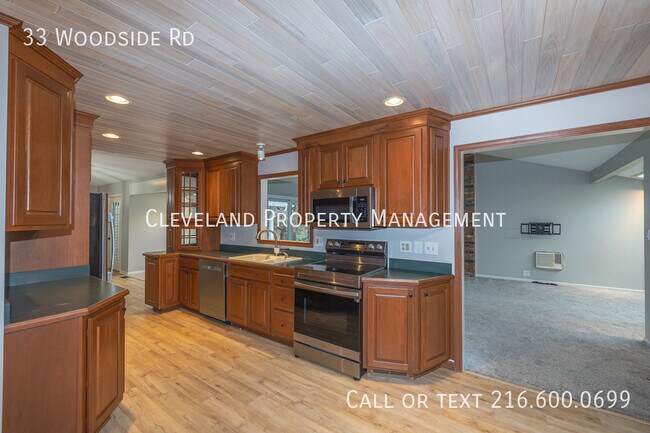 Building Photo - 33 Woodside Rd