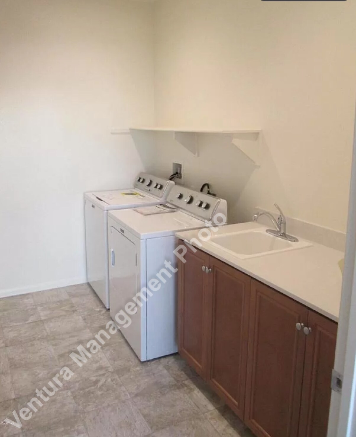 Building Photo - 523 Pioneer St