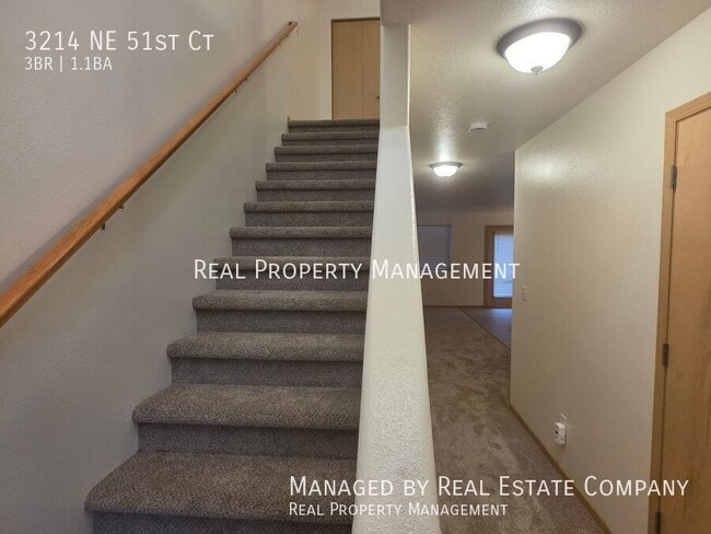 Building Photo - 3214 NE 51st Ct