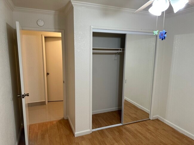 Building Photo - Modesto 3 Bedroom 2 Bath Home