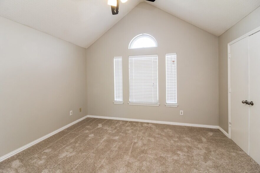 Building Photo - 1115 Colbert Ln