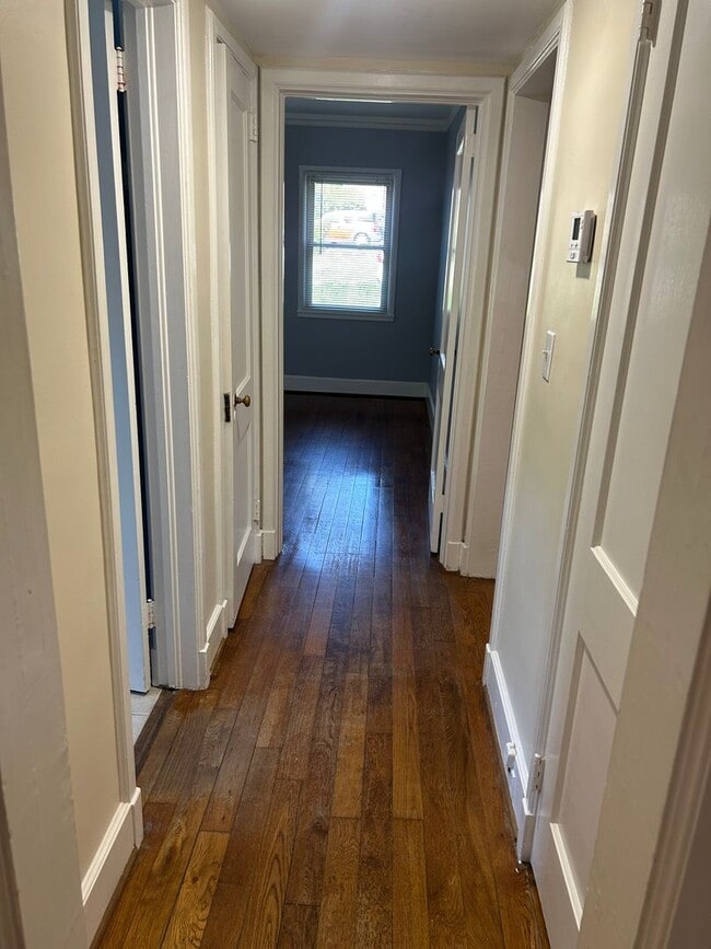 Building Photo - Greenville, 1BD, 1BD, 780SF
