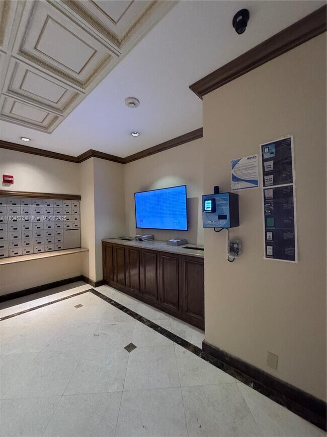 Building Photo - 18151 NE 31st Ct