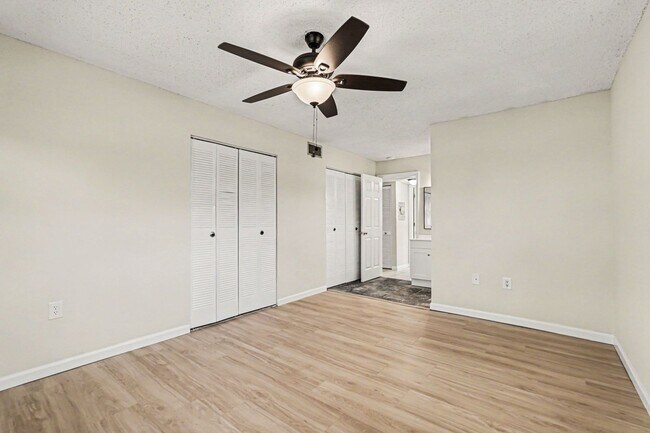 Building Photo - 3135 Shady Dell Ln