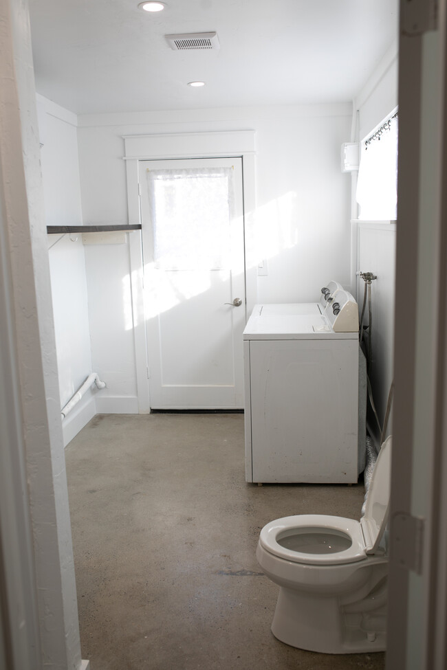 Laundry/closet section of bathroom - 660 E Pine Ave