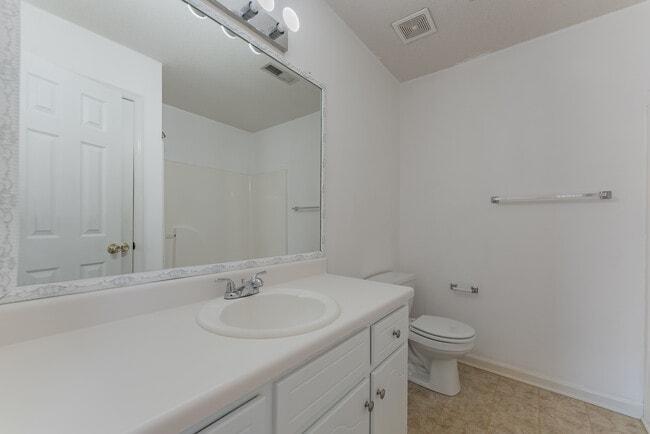 Building Photo - 290 Stone Hill Dr