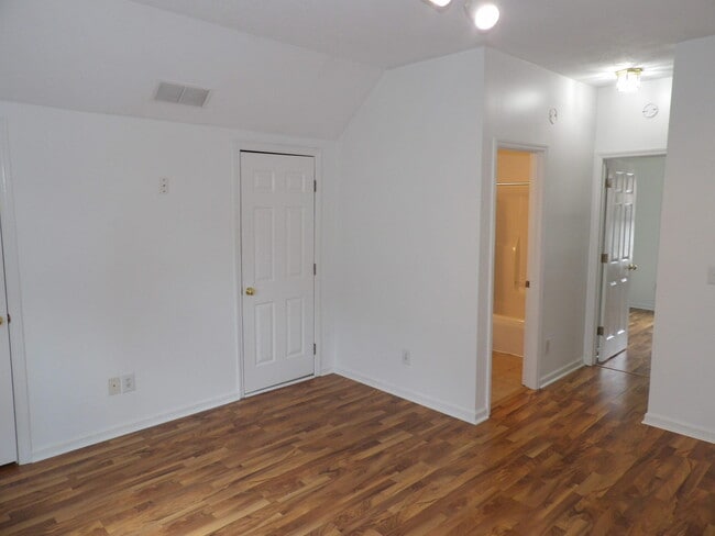 Building Photo - 1217 Colorado Rd