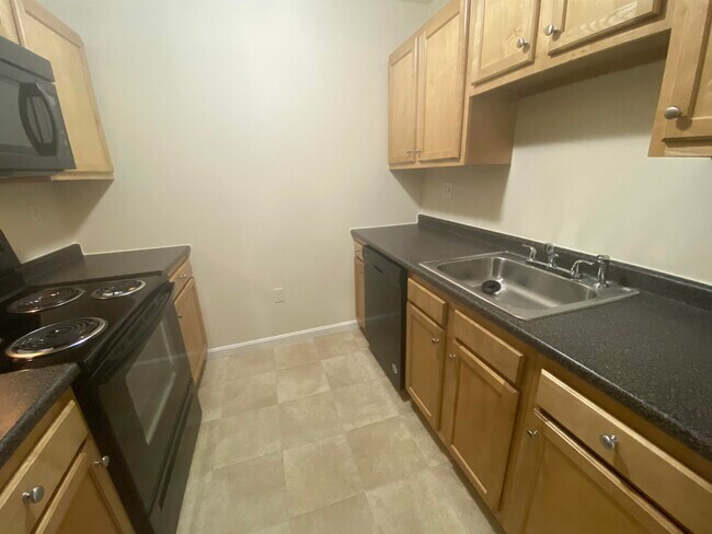 Building Photo - 80 Sentinel Court