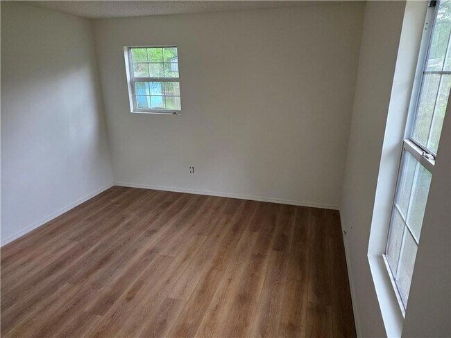 Building Photo - 72475 Jasmine St