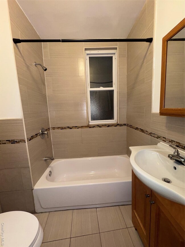 Building Photo - 3951 De Reimer Ave