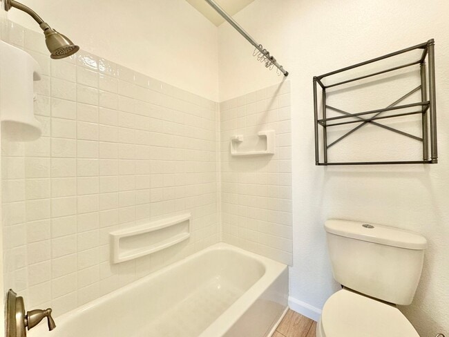 Building Photo - Beautiful 1Bd/1Ba located in Tustin!