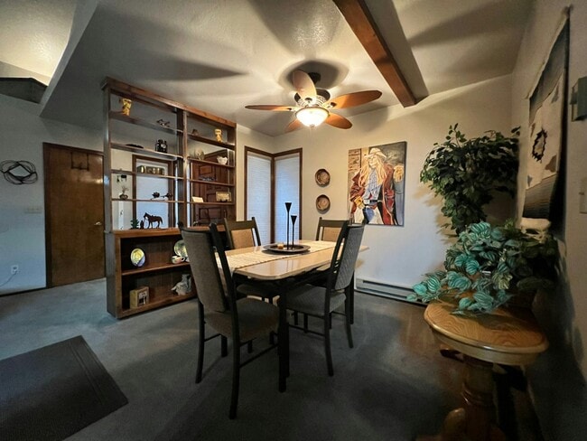 Building Photo - 2702 Juniper Cir