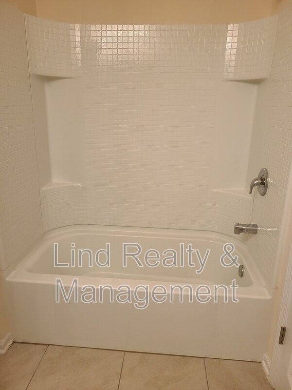 Building Photo - 7737 Legacy Trl
