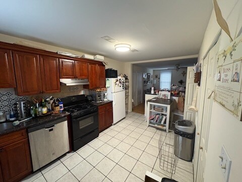Building Photo - 135 Green Ln
