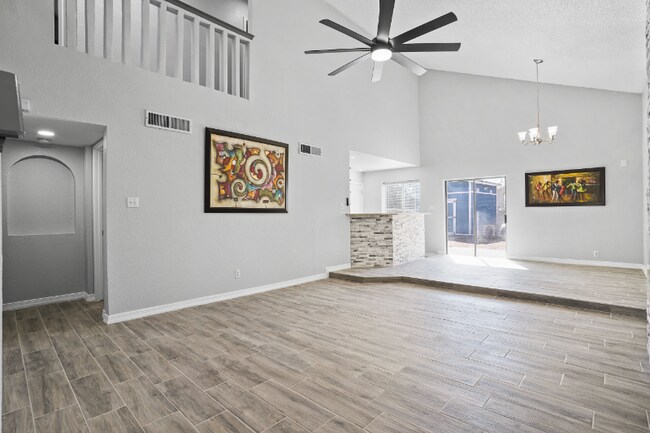 Building Photo - 14032 Tierra Vergel Dr
