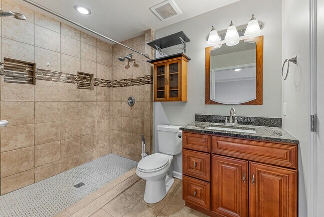 Building Photo - 103 Springview Ln