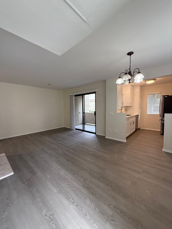 Building Photo - Terrific 2Br/2Ba Condo in Terra Vista II