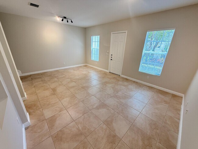 Building Photo - 708 NW 83rd Pl