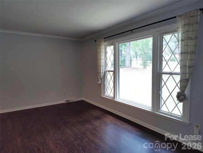 Building Photo - 5812 Donegal Dr