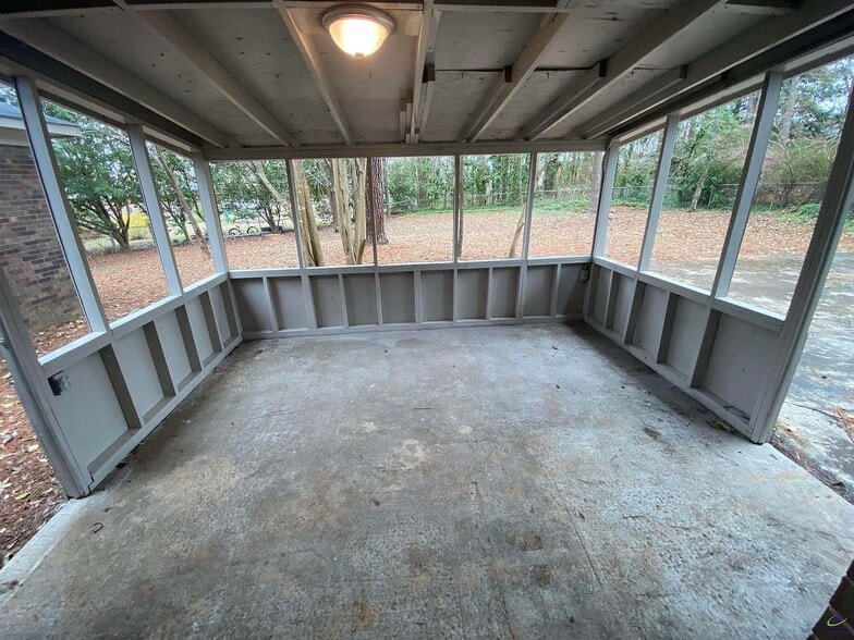 Building Photo - 3217 Misty Valley Dr