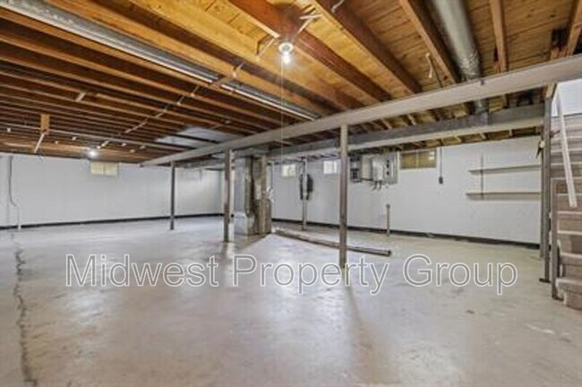 Building Photo - 925 Gonzaga Ln