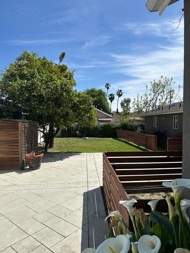 Building Photo - 6712 Cedros Ave