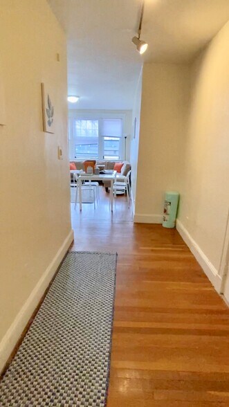 Building Photo - 1982 Commonwealth Ave