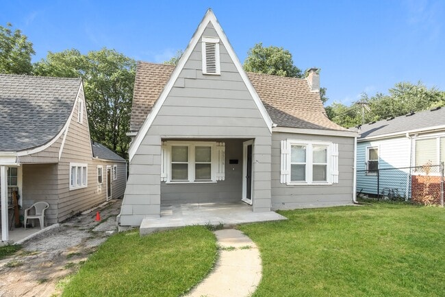 Building Photo - 3316 E 59th St