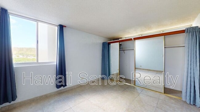 Building Photo - 2611 Ala Wai Blvd