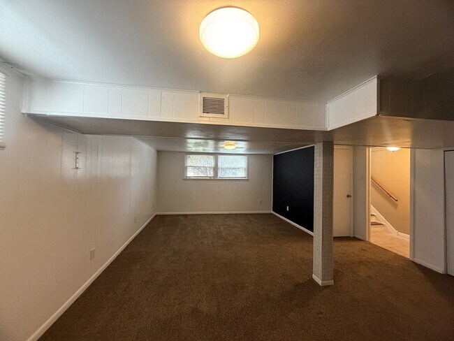 Building Photo - 5035 Overton Ave