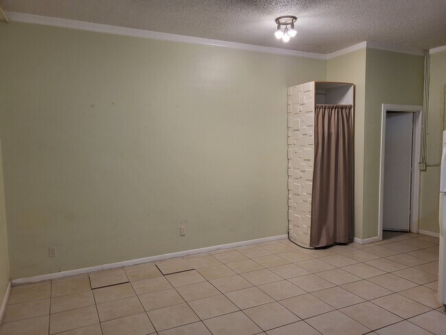 Building Photo - 849 W Dolphin Ridge Rd