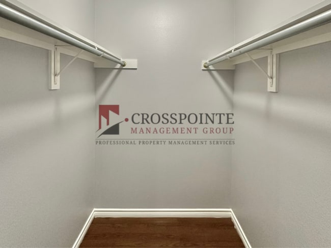 Building Photo - 3 Bedroom 2 Bath Duplex at Mansion Creek in Tyler! 1/2 OFF your first full month’s rent!