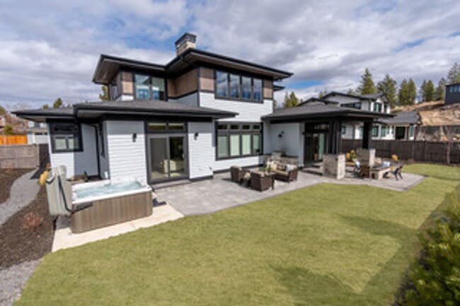 Building Photo - Custom 4 Bed Home in Shevlin West