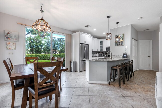 Building Photo - 12582 Shoreline Dr