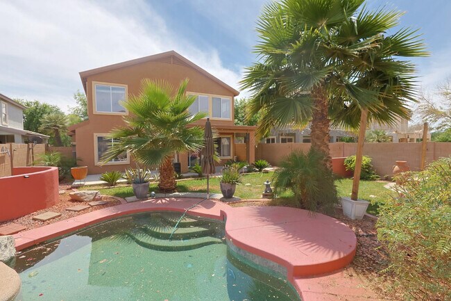 Building Photo - 14878 W Bloomfield Rd