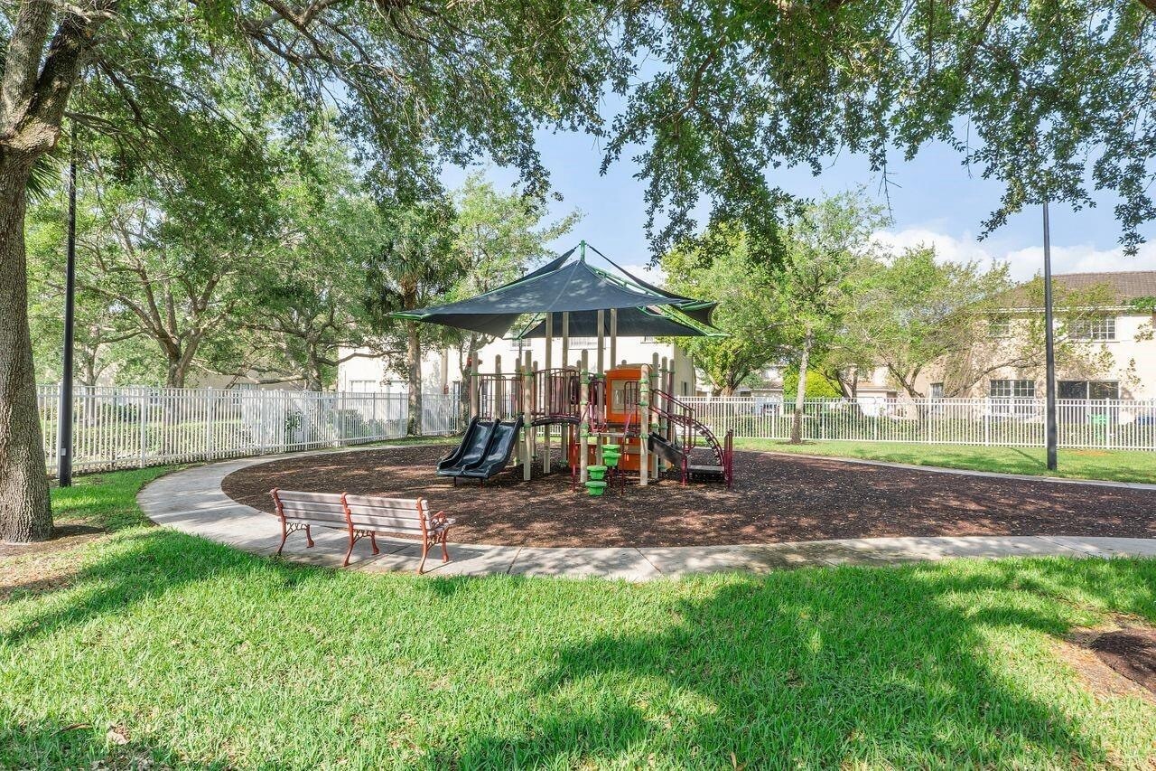 Building Photo - 9090 NW 40th Pl