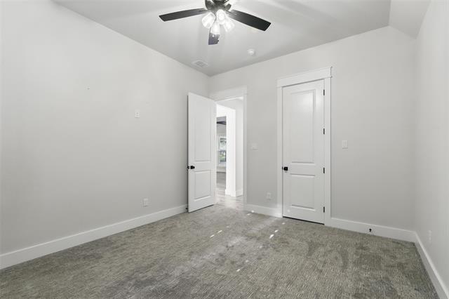 Building Photo - 1000 Hennesay Pk