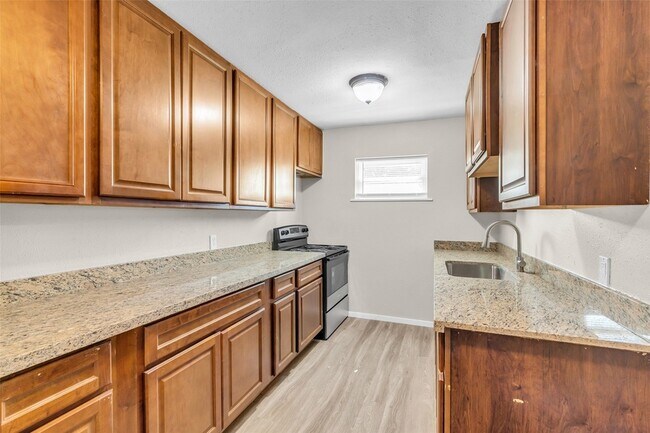 Building Photo - 4706 Yellowstone Blvd