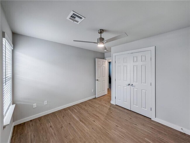 Building Photo - 6505 NW Altus St