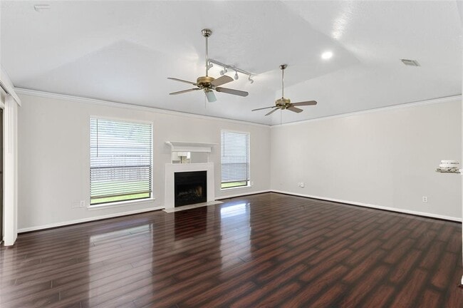 Building Photo - 21302 Park Bend Dr
