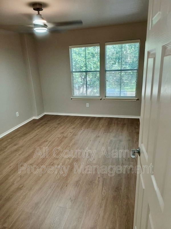 Building Photo - 10316 Artesia Wells