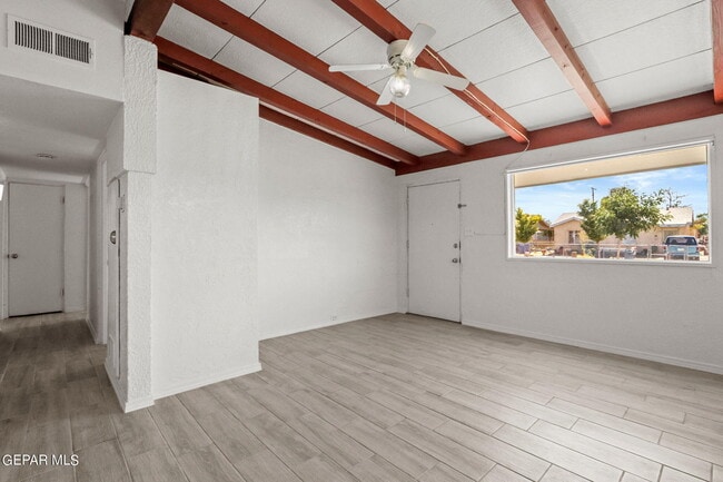 Building Photo - 550 Dolan St