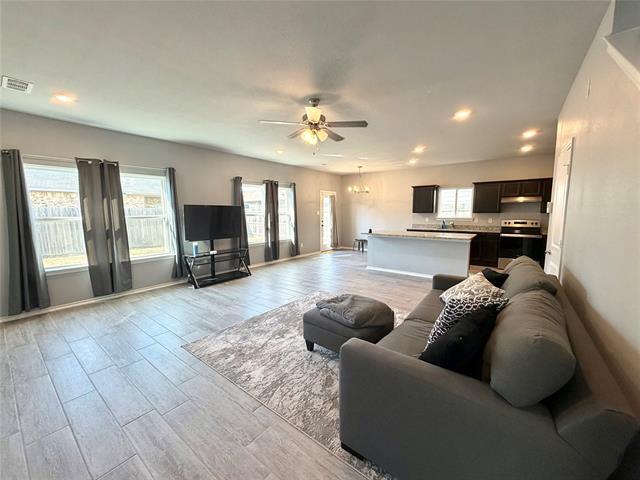 Building Photo - 2228 Dana Dr