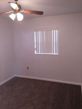 Building Photo - 917 S Alder Ave